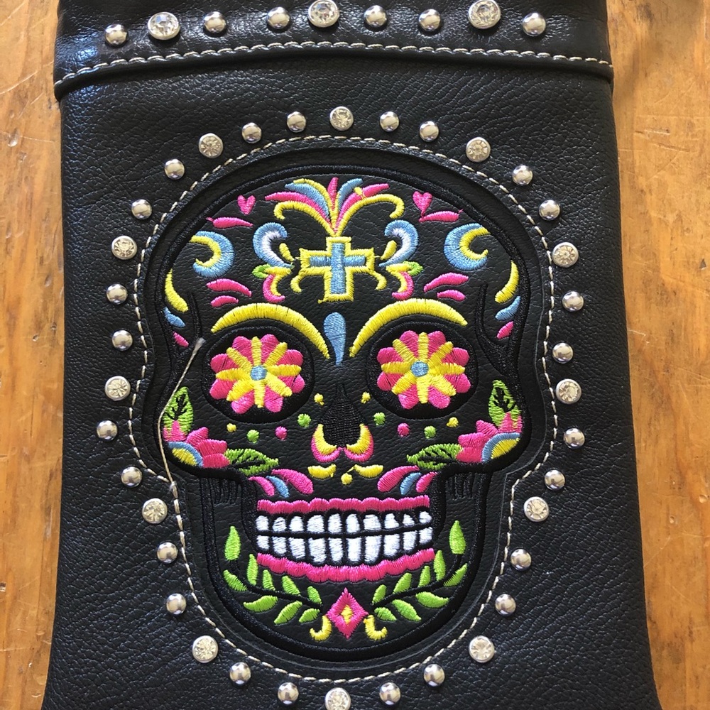 Over the shoulder skull purse